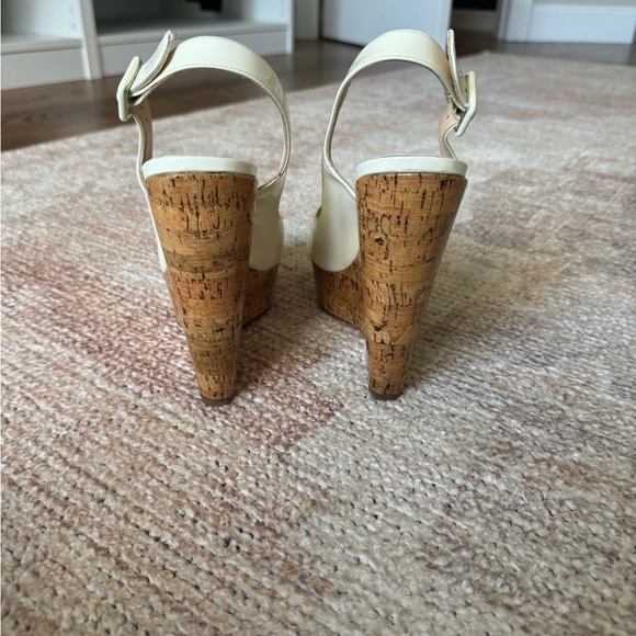 Christian Louboutin 38 White Peep Toe Patent Leather Wedge Heels Sandals - Picture 5 of 9